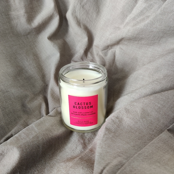 Bath & Body Works Cactus Blossom Candle - Picture 4 of 5